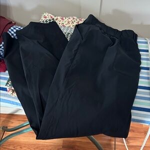Woman’s Black Pants XL